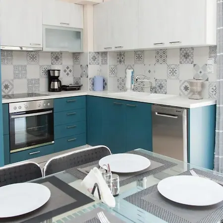 Apartment Great In Piraeus