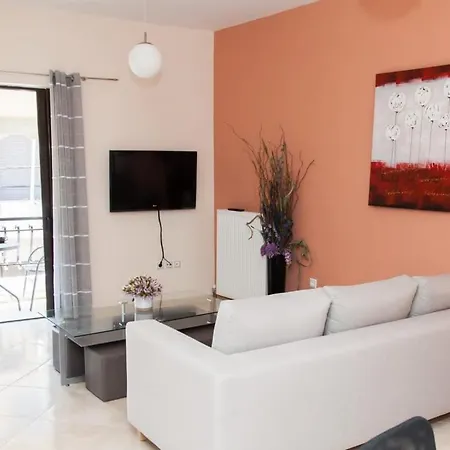 Apartment Great In Piraeus